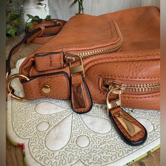 Moda Luxe Henri Tan Vegan Leather Fold Over Expandable Crossbody Bag - Picture 15 of 16